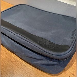NWT Redken for Men Nylon GWP travel case with metal hanger & zip compartments.